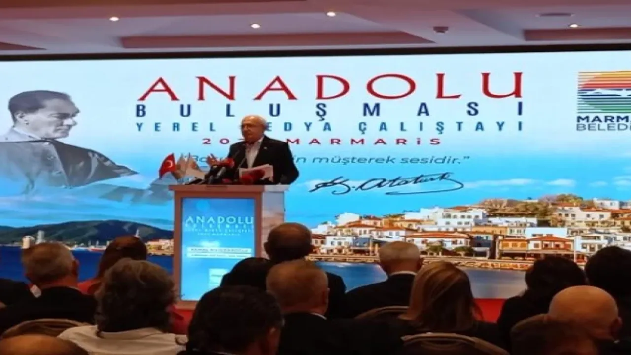 Kemal Kılıçdaroğlu, Marmaris Medya Çalıştayında değerlendirmelerde bulunuyor