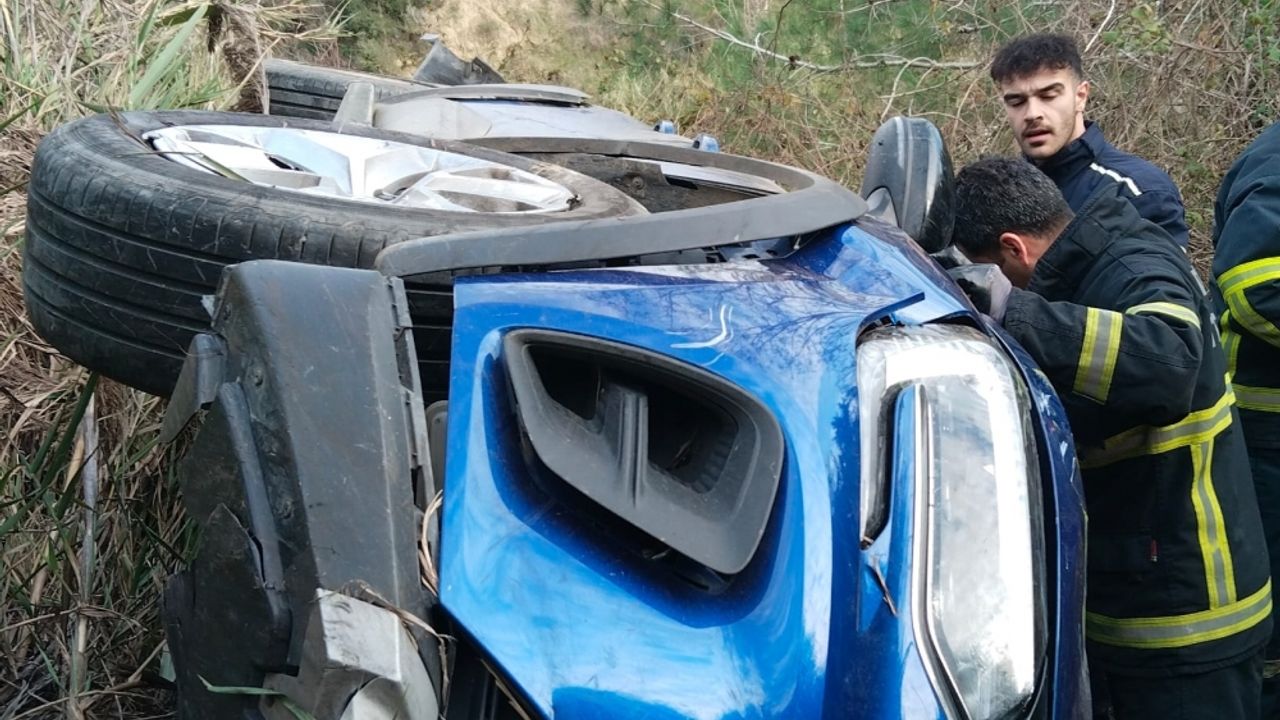 Çukurova'da Otomobil Kazası: 2 Yaralı