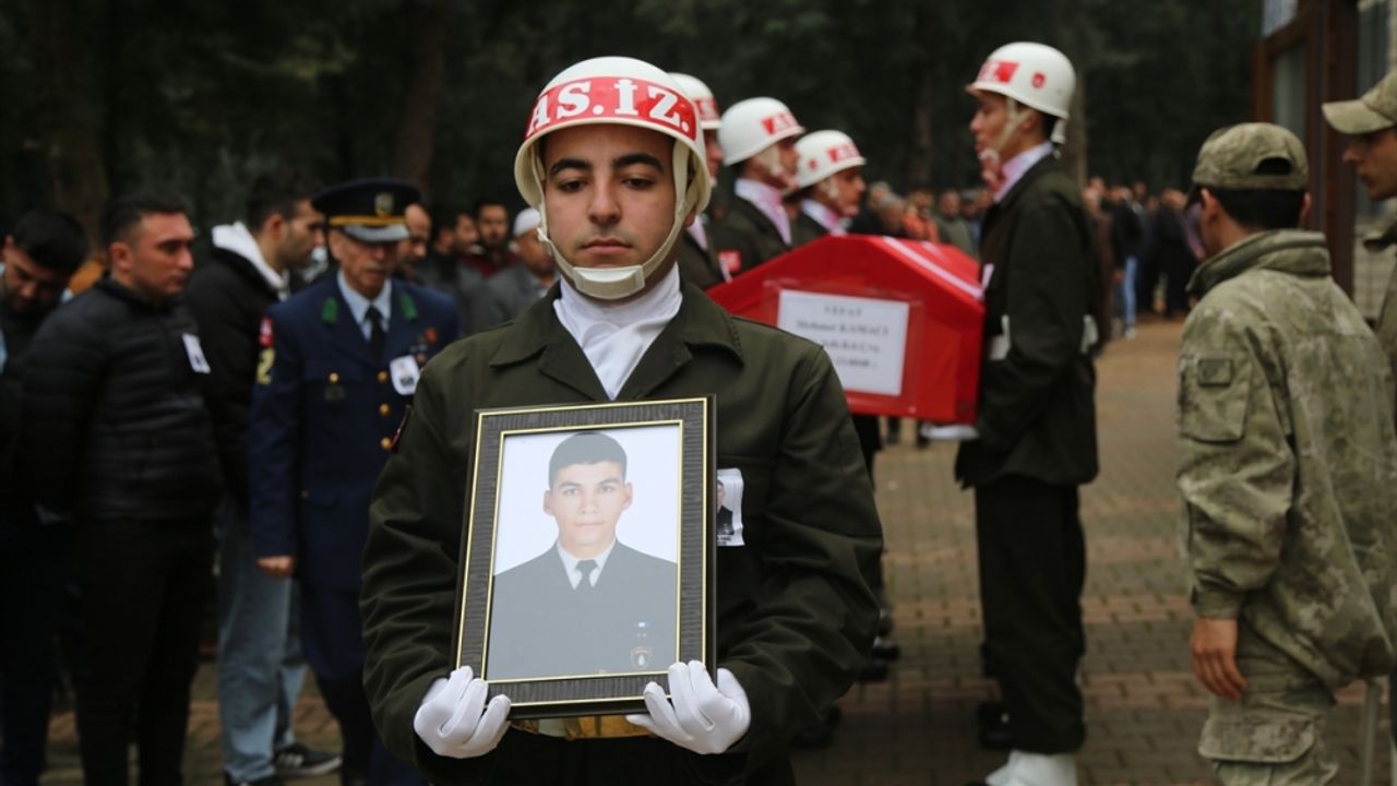 Kocaeli'de trafik kazasında ölen astsubayın cenazesi Hatay'da defnedildi