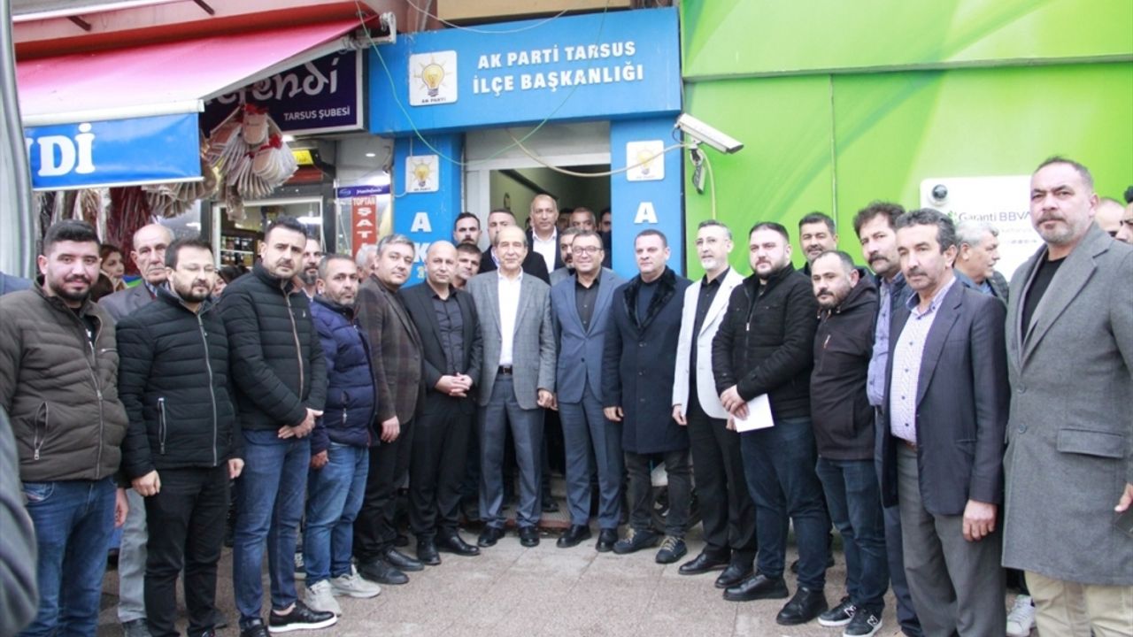 Tarsus Belediye Başkan adayı Tat, AK Parti İlçe Başkanlığını ziyaret etti