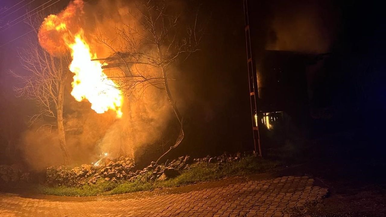 Alanya’da iki katlı evdeki yangın söndürüldü