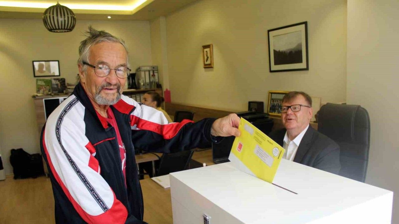 Alanya’da yaşayan Finlandiyalılar cumhurbaşkanlığı seçimi için sandık başında