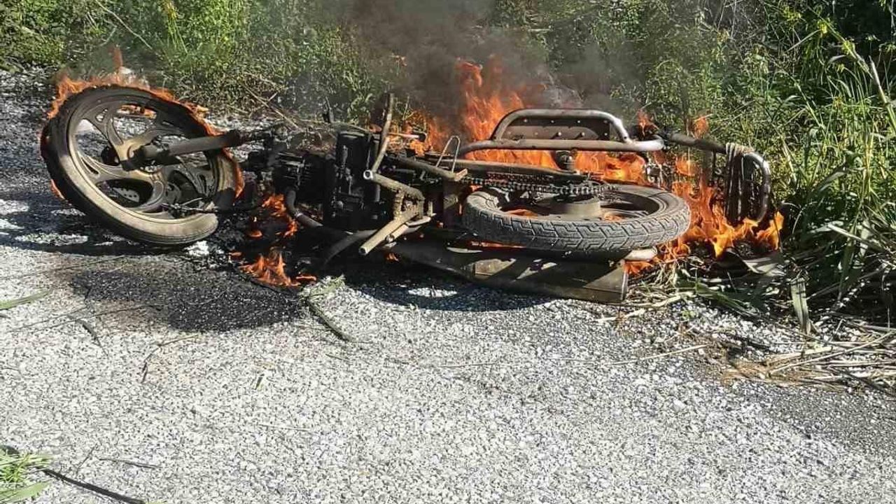 Gazipaşa'da Motosiklet Yangını Paniğe Neden Oldu