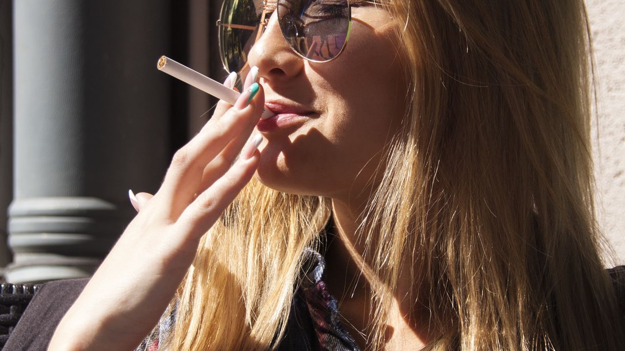 Günlük 10 Sigaradan Fazlası Diş Eti Sağlığını Tehdit Ediyor