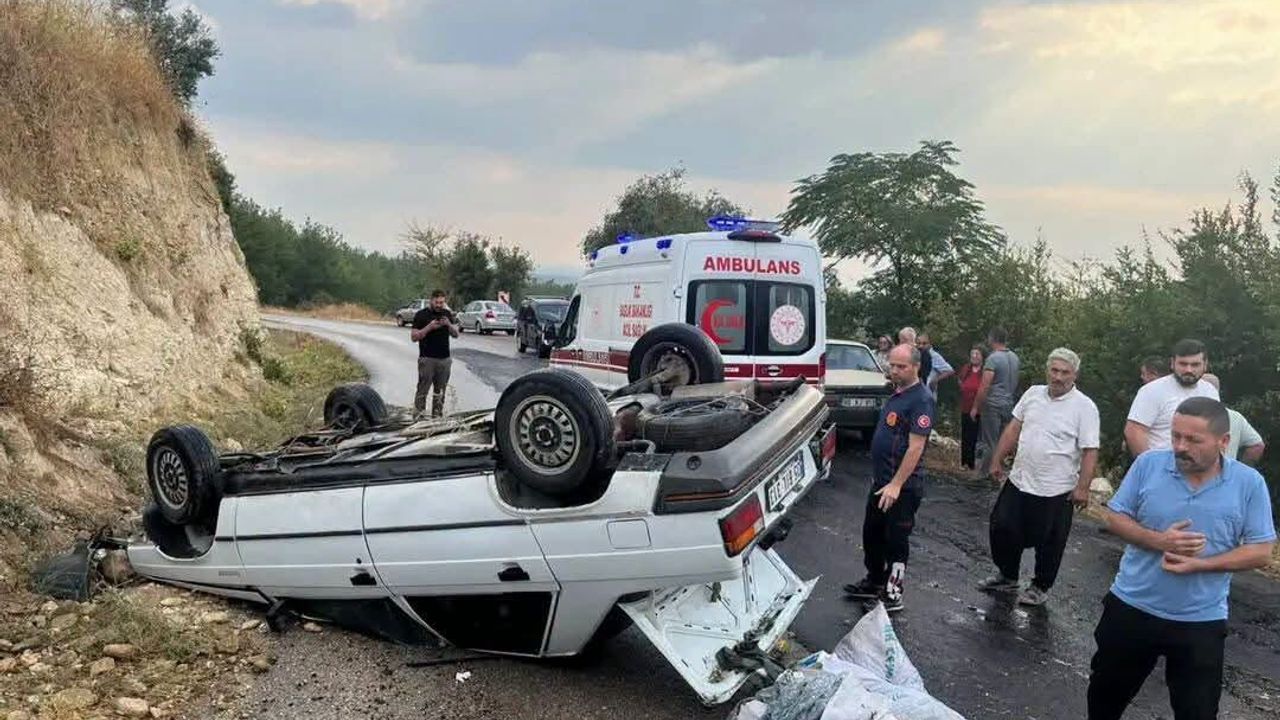 Meram'da Korkutan Kaza: Virajı Alamayan Otomobil Takla Attı!
