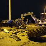 Antalya'da traktör ile otomobilin çarpışması sonucu 2 kişi yaralandı