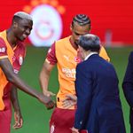 Galatasaray'da Tarihi Anlar Osimhen ve Sane İmzaladı