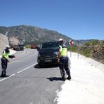 GÜNCELLEME - Antalya'da uçuruma yuvarlanan minivandaki 5 kişi hayatını kaybetti