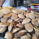 Zorkun’a Gelen Hataylı Ziyaretçiden Merak Uyandıran Kömbe Yorumu
