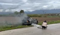 Osmaniye'de Polis Memurunun Aracı Alev Aldı