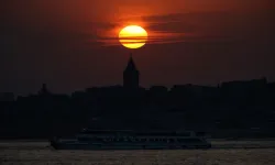 Gün Batımı İstanbul'da Galata Kulesi İle Muhteşem Bir Görüntü Oluşturdu