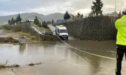 Dalgalara Kapılan İki Kişi Kayboldu: Arama Kurtarma Çalışmaları Devam Ediyor