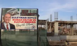 Düzce Belediyesi, 'Süleyman Soylu' İsmiyle Başlanan Kültür Merkezi Projesinde Değişikliğe Gitti: 'Roman Eğitim ve Kültür Merkezi' Olarak Açıklandı