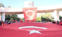 "Osmaniye Korkut Ata Üniversitesi Öğrencilerinden Anlamlı Yürüyüş: Şehitlere Minnet, Teröre Karşı Birlik!"
