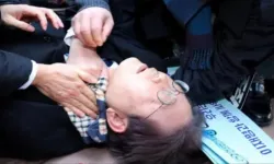 Güney Kore Devlet Başkanı Yardımcısı Lee, Saldırıya Uğradı: Acil Tedavi İçin Hastaneye Kaldırıldı