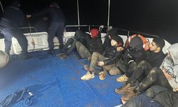 Kaş açıklarında 15 düzensiz göçmen kurtarıldı