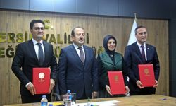 Mersin'de inşaatları tamamlanan gençlik merkezleri için protokol imzalandı