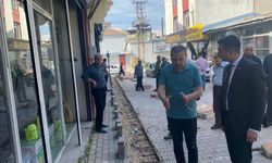 Kadirli Belediyesi, Eski Sanayi Caddesi'nde Kaldırım Düzenleme Çalışmalarını Sürdürüyor