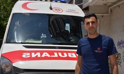 Adana'da sürücülerin ambulansa yol vermesi kamerada