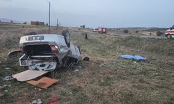 Antalya'da şarampole devrilen otomobildeki 2 kişi öldü, 3 kişi yaralandı