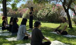 Kumluca'da üniversite öğrencilerine yoga eğitimi