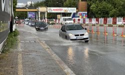 Antalya'da yağış ve fırtına etkili oldu