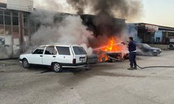 Hatay'da park halindeki 5 otomobil yandı