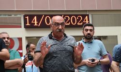 Seyhan Belediyesi memurları TİS'teki görüşme süreciyle ilgili eylem yaptı