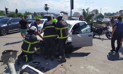 Hatay'da otomobilin çarptığı motosiklet ve bisikletin sürücüleri yaralandı