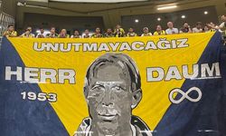 Fenerbahçe Taraftarından Christoph Daum’a Anlamlı Pankart: "Unutmayacağız"