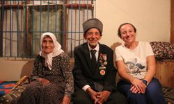 KORE GAZİLERİ YAŞADIKLARINI ANLATIYOR - Savaştığı topraklara 72 yıl sonra giden Burdurlu gazi, kendisini memleketinde gibi hissetmiş