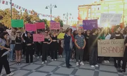 Burdur'da öğrenciler kadına yönelik şiddete tepki gösterdi