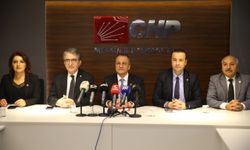 CHP'li Karatepe ve Demir, Mersin'de basın mensuplarıyla bir araya geldi