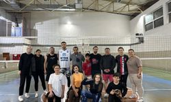 Çukurova Efes Spor Kulübü yetişkin voleybolu etkinlikleri düzenlemeye başladı