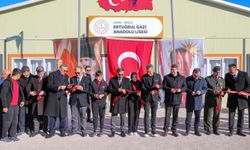 Hatay'da depremde hasar aldığı için yıkılan okulun yerine yenisi yapıldı