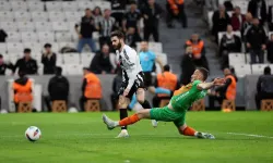 Beşiktaş’ta Kan Kaybı Sürüyor Dolmabahçe’de Protesto Rüzgarı