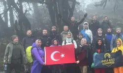 Balk Dağı’nda Sis ve Yağmura Rağmen Yürüyüş Keyfi