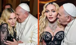 Madonna'dan Tartışma Yaratacak Paylaşım Papa ile Sarmaş Dolaş Görüntüleri