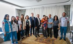 Antalya İl Sağlık Müdürü Özkan, engelli çocuk ile ailesini ziyaret etti