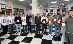 Gönüllü Berberlere Teşekkür Plaketi