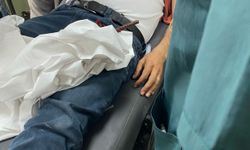 Hatay'da çenesine inşaat demiri saplanan işçi yaralandı
