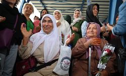 Kadirli’de Hacı Adayları Gözyaşlarıyla Uğurlandı
