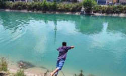 Adana’da gençlerin tehlikeli serinliği sürüyor