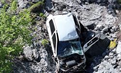 Antalya'da uçuruma devrilen otomobildeki 1 kişi öldü, 1 kişi yaralandı