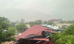 Kısa süreli yağış ve fırtına korku dolu anlar yaşattı