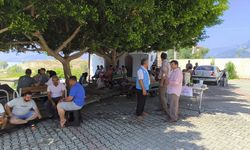 Anamur Müftülüğü ekipleri sınava giren öğrencilere ikramda bulundu