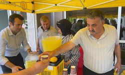 Erdemli'de sağlık çalışanlarına limonata ikram edildi