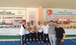 Genç Ruhlar Bocce Sahasında Buluştu
