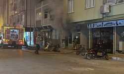 Hatay'da motosiklet tamircisinde çıkan yangın söndürüldü