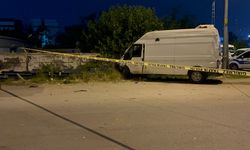 Hatay'da otobüsle çarpışan hafif ticari aracın sürücüsü yaralandı